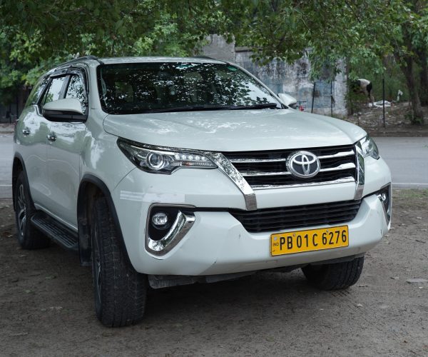 HiWay Cabs offers Fortuner on rent in Delhi & Chandigarh