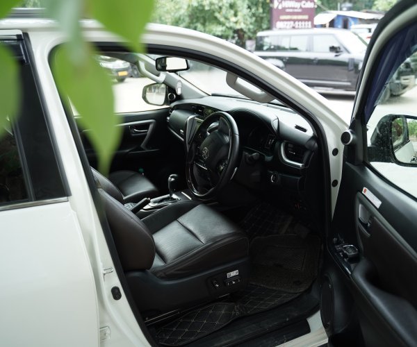 Fortuner on rent in Chandigarh Hire Toyota Fortuner in Delhi